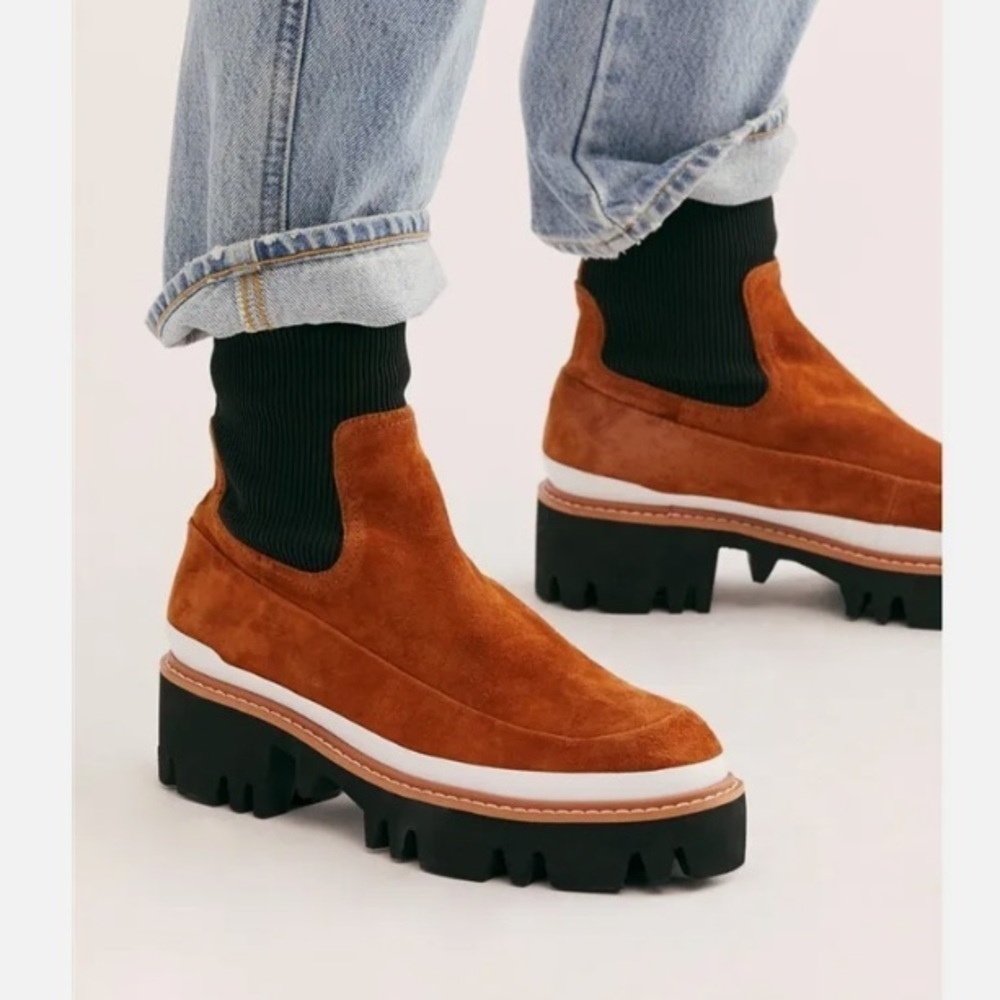 Gee WaWa AMI Cognac Suede Chelsea Sock Boots Booties Streetwear